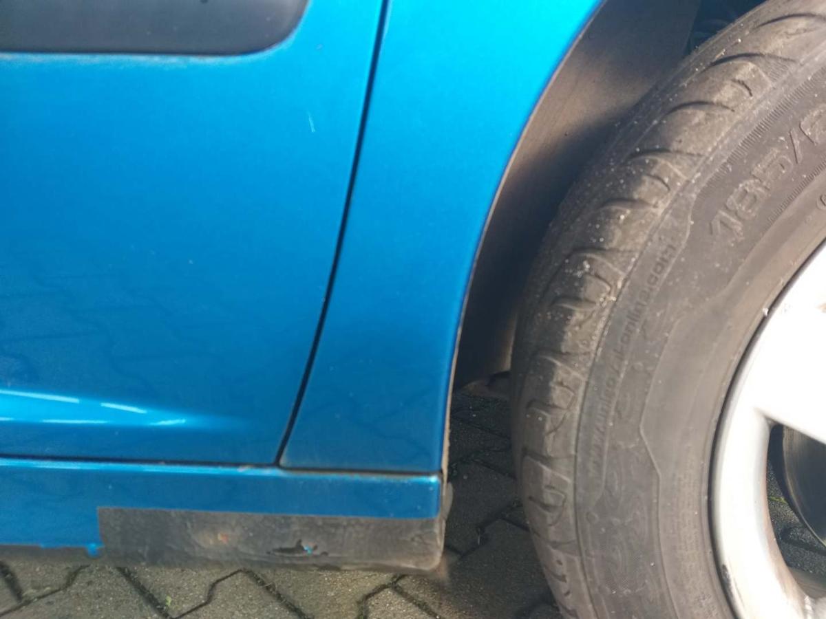 Peugeot 207 original Kotflügel vorn rechts KMU Blaumetallic Bj.2008